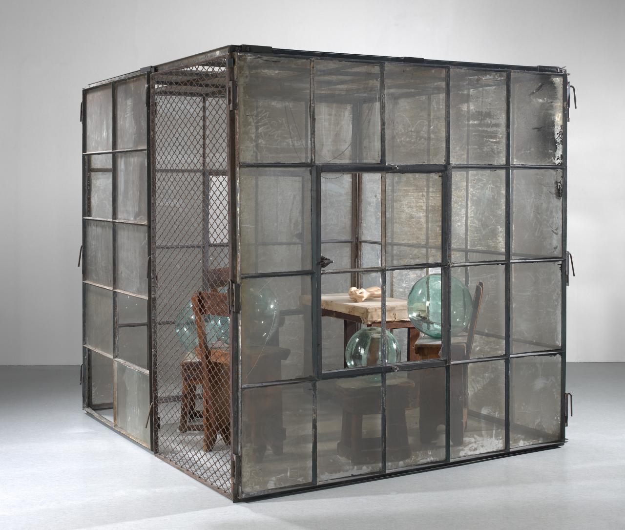 Louise%20Bourgeois%20-%20Cell%20(Glass%20Spheres)
