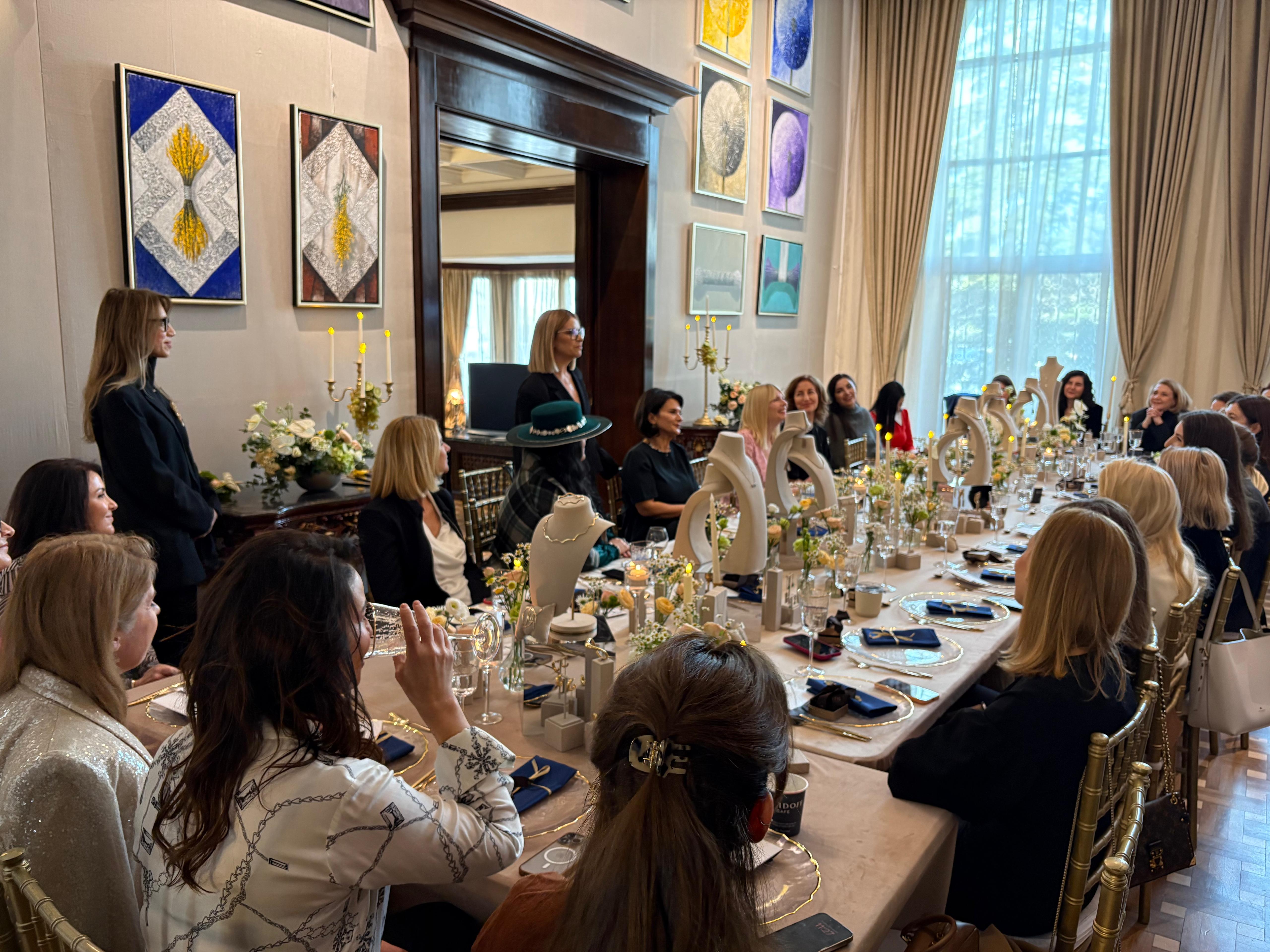 31.%20Breakfast%20with%20diamonds